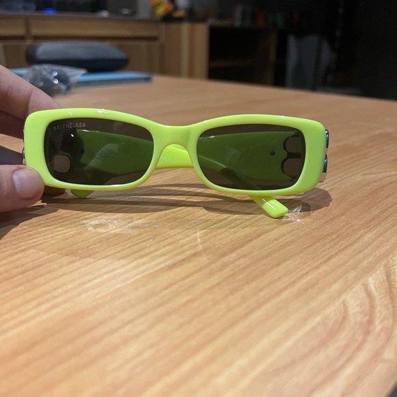 Balenciaga Sun Glasses - Picture 2 of 6